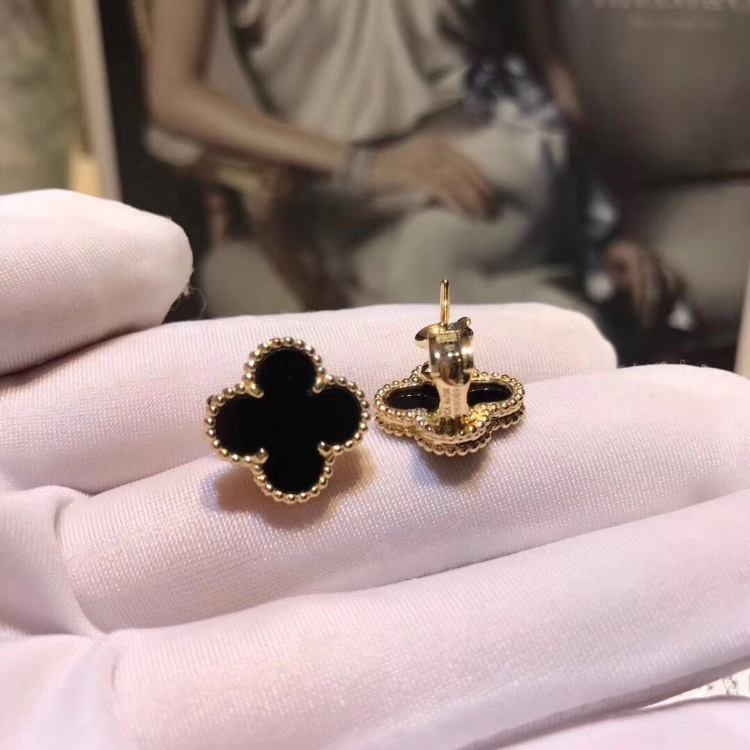 Black V & Arpels Earrings