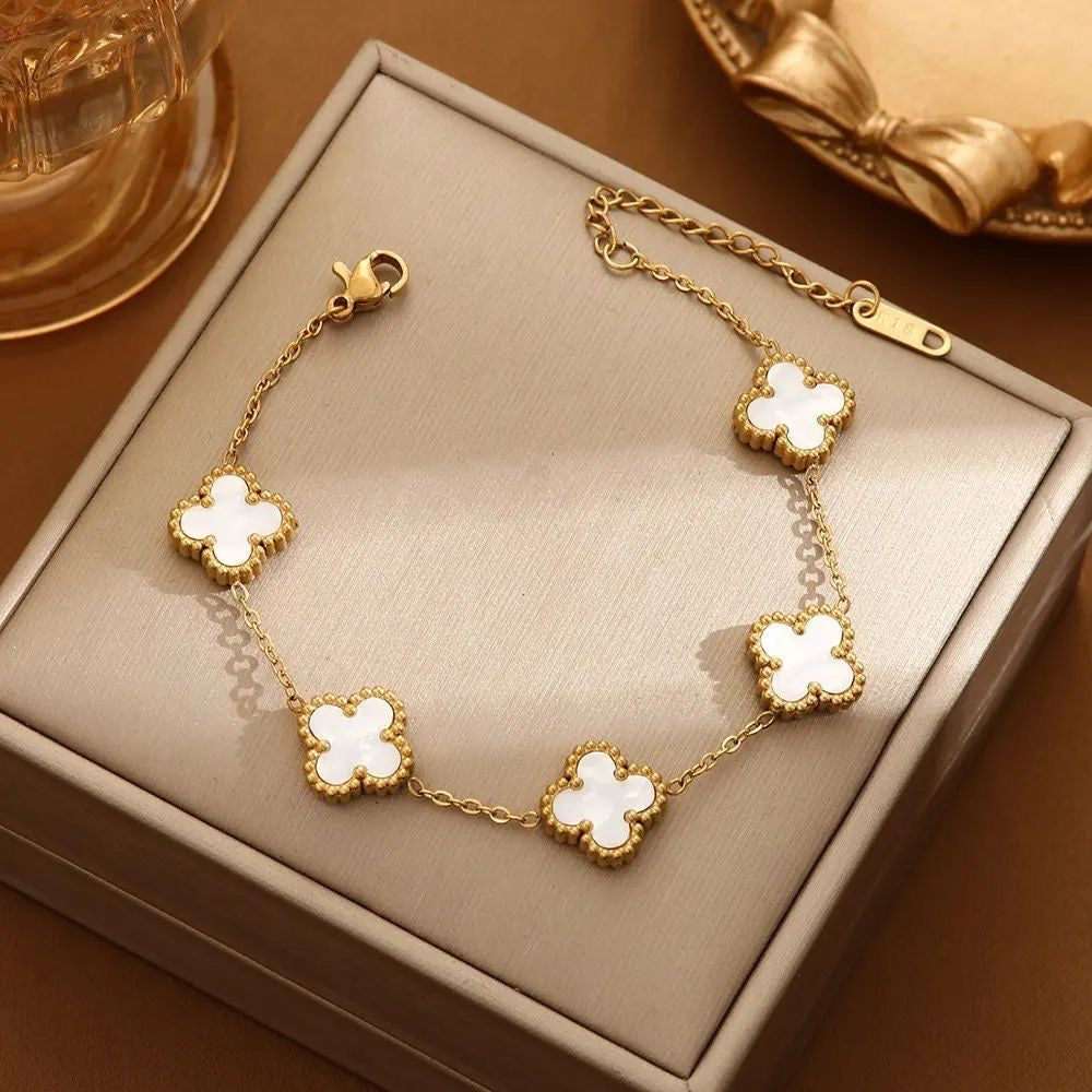 V & Arpels 3 piece set