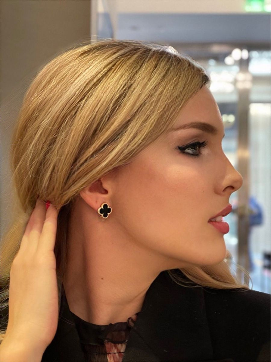 Black V & Arpels Earrings