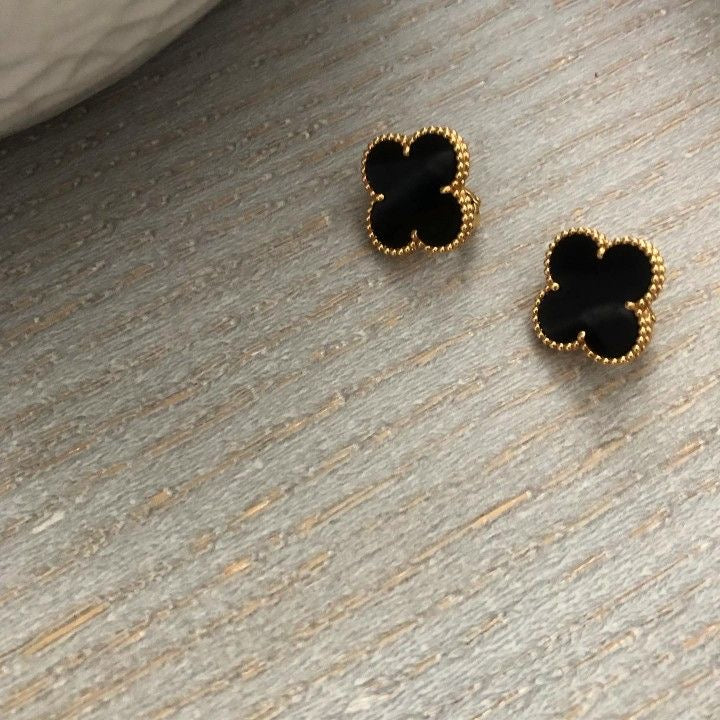 Black V & Arpels Earrings