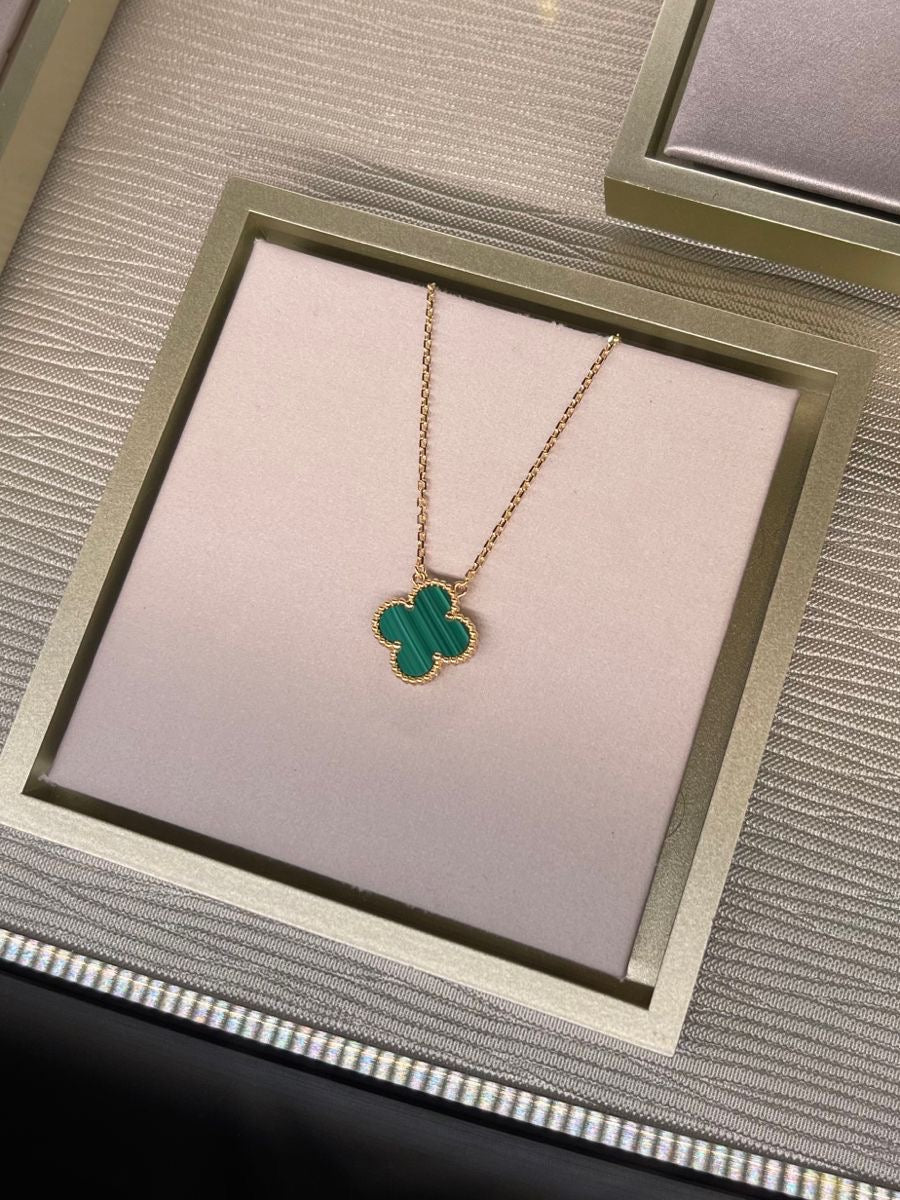 Green Arpels necklace